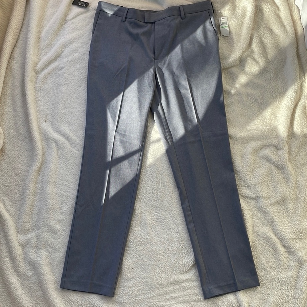 NWT Van Heusen Flex 34x32 Slim Fit Slacks Pants